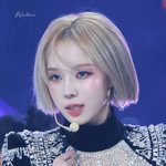 윈터 이 머리를 소화하네