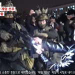 군인들 총들고 <b>국회앞</b>에 있음