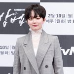 '17살 연상' 대선배와 의외의 <b>친분</b> 자랑…소주 티셔츠로 관계 맺어...