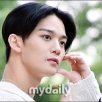 워너원 출신' 배진영, 아우라엔터 行…"전폭적 지원 이어갈 것"...