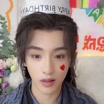 스엠에서 가장 청순한 애-<b>윈윈</b>