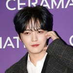 [종합] 김재중, 대기업 취직했다…강남 오피스 마비, 즉석 팬사인회까지...