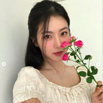 신예은, 누가 꽃이야?..“너무 예뻐서 할말 잃음” [<b>SHOT</b>!]