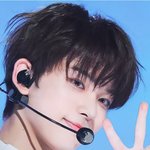 가끔씩 남돌들 수염나서<b>면도</b>하는거 ㅈㄴ안믿김..