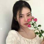 신예은, 꽃보다 <b>미녀</b>‥물오른 청초美에 흠뻑