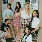 <b>JYP</b> 걸그룹 비춰 美 멤버 케이지 탈퇴 선언…“사생활 제약과 강도높은...