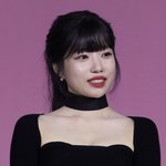 조유리 '강렬한 레드립'[포토]