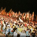 윤서결 탄핵시위 현장인거 같습니다.