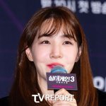 '<b>일베</b> 논란' 김이나, 집회 참석 예고에도 여론은 '싸늘'...근황...