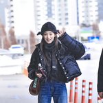 [댓글부탁해] 이성경, 여과 없이 드러낸 출국장 댄스~ [포토엔HD]