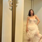 고민시, 직각 어깨 뽐낸 <b>순백</b> 드레스 자태