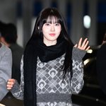 [댓글부탁해] [현장포토] "미소에 <b>사르르</b>"…시은, 달콤한 눈맞춤