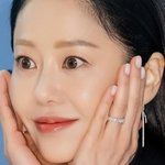 [SCin스타] 얼빡샷에도 굴욕 제로…고현정, 근접 사진서도 빛나는...