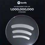 뷔도 스포티파이에서 10억 접시 받겠네