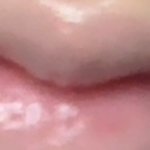 입술이 너무 <b>하얌</b>