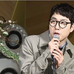 [모두드루와] '공연 취소' <b>장범준</b> "전쟁 나면 안 되는 시대"…촛불...