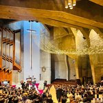 [단독]"서로를 품고.." 오혁, 모델 황지민과 부부 됐다....