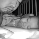 이틀연속 새벽 육아ing...힘들어도 "소중한 시간" [<b>SHOT</b>...