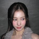 트와이스 사나, 비현실적 인형 비주얼…눈빛이 미쳤다