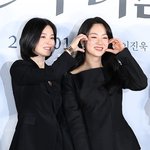 '검은 수녀들' 송혜교X전여빈, 김윤석X강동원 이을 美친 <b>케미</b>(종합)