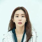 유이 이번엔 연극 첫 도전..'바닷마을 다이어리' 캐스팅 [공식]