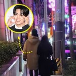 [단독] 옥택연, 4년 사귄 여자친구와 데이트 포착.."팔짱 끼고...