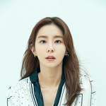 유이, ‘바닷마을 다이어리’로 연극 데뷔…색다른 변신 예고