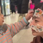 147cm' 벤, 얼굴 얼마나 작길래…스티커 3장에 다 가려진 <b>여백</b>