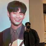 김수현, 다 가려도 잘생긴 미모 “<b>훤칠</b>한 비주얼 감탄”