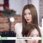 트와이스 사나, 뽀뽀 사건 해명 "노래 들으면 그 순간만 생각나"...