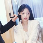 민지 얼굴 열일한다 워커<b>홀릭</b>임 거의