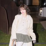 ‘새하얀 러블리 완뭉 출근룩’ (웬디의 영스트리트 출근길) [<b>HD</b>포토]