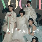 뉴진스, 자유 만끽하며 한복 화보…민희진도 ‘<b>열심</b>’ 공유