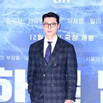 [댓글부탁해] [현장포토] "완벽, 그 자체"…현빈, <b>신사</b>의...