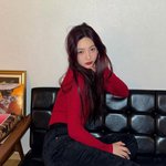 레드벨벳크러쉬 조이, 풀린 눈+헝클어진 머리…몽환적인 분위기 [DA]