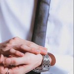 핸드<b>크림</b> 엄청 꼼꼼하게 바르는 것 같은 남돌