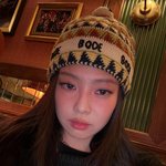 제니 눈이 <b>사방</b>팔방 트여있네