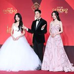 [포토] 김혜윤-신동엽-김지연 '2024 <b>SBS</b> 연기대상 3 MC'