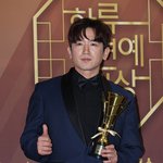 [포토S] 이민우, <b>엄지</b> 척!
