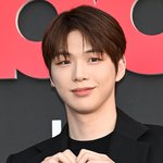 [모두드루와] 강다니엘, '<b>크리스마스</b>이브' 함께 보내고 싶은 스타...