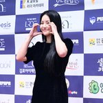 [사진]브브걸 유정, '꼬<b>북좌</b>의 볼하트'