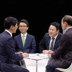 ‘썰전’ 내년 1월 특집 <b>편성</b>, 유시민·강용석 출연할까
