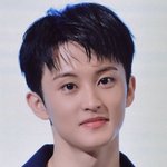 머리 자른 <b>마크</b>