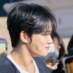 [드루와] [포토] 김재중, <b>조각</b> 옆라인