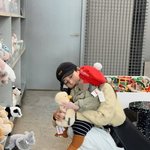 [드루와] <b>무자녀</b>·돌싱' 기은세, 2세 욕심 있나…조카 끌어안고...