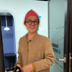 [댓글부탁해] 권지용, 스카프 패션 이어 네일아트 유행 선도?
