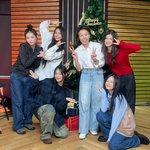 [댓글부탁해] 뉴진스, '뉴스쇼' 출연 인증샷…"다섯 천사들이...