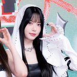 [댓글부탁해] [T포토] 르세라핌 홍은채 '막내는 개미 허리'