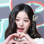 [드루와] [포토] 장원영 '<b>크리스마스</b> 하트'