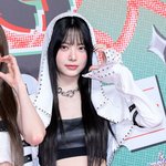 [사진]르세라핌 홍은채,'깜찍한 하트'